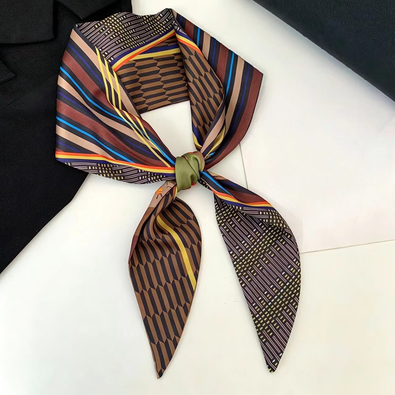 Ascot Neck Scarf - Luxuriöses bedrucktes langes Haarband, Seidenschal mit